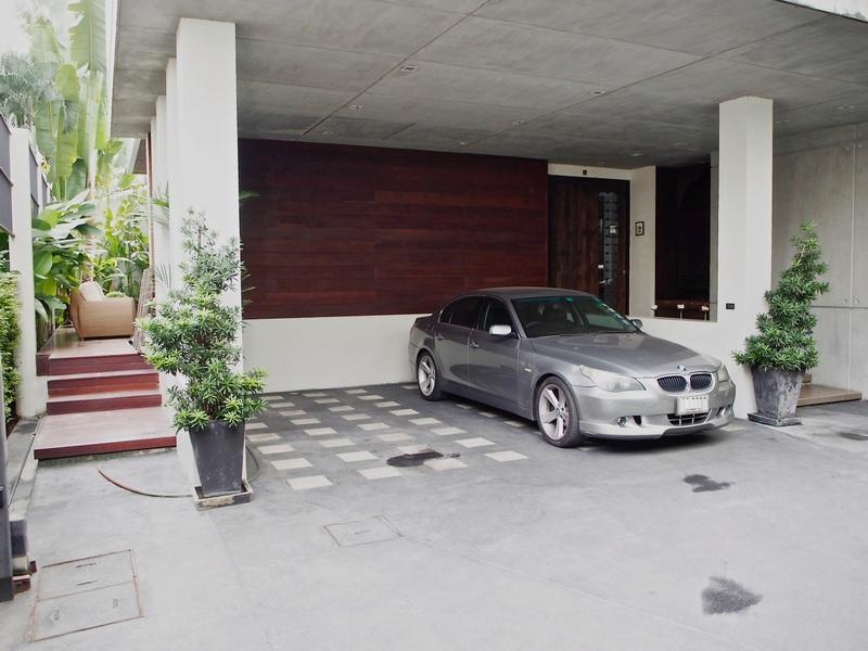 บ้านเดี่ยวพร้อมสระว่ายน้ำ สไตล์โมเดริ์น @สุขุมวิท – พร้อมพงษ์ 2