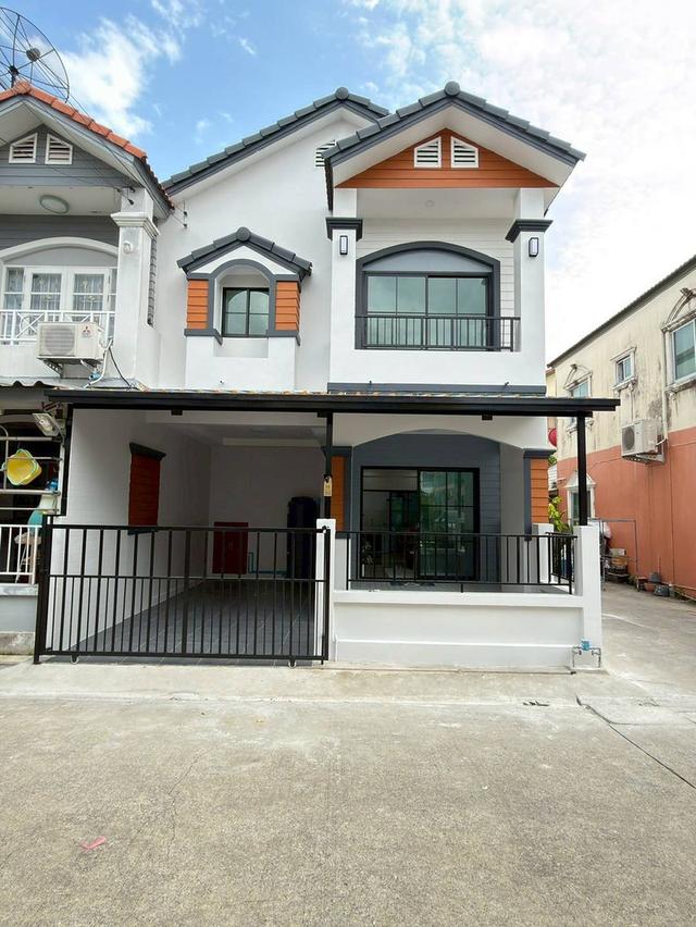 หมู่บ้านศิลปการพาร์ค5 ถนนบ้านกล้วย -ไทรน้อย ทาวน์เฮาส์ 2 ชั้นหลังมุม กลับรถ ตกแต่งใหม่พร้อมเฟอร์นิเจอร์ 1