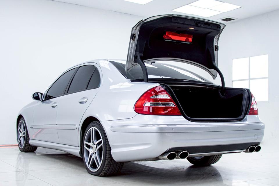 MERCEDES-BENZ E-CLASS E240 2.6 AVANTGARDE 2003