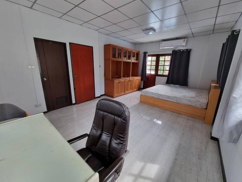 บ้านเดี่ยวให้เช่านนทบุรี ถนนรัตนาธิเบศร์ เนื้อที่64ตรว. ขนาด 3นอน 3น้ำ 1ห้องแม่บ้าน แอร์4เครื่อง หิ้วกระเป๋าเข้าอยู่ได้เลย