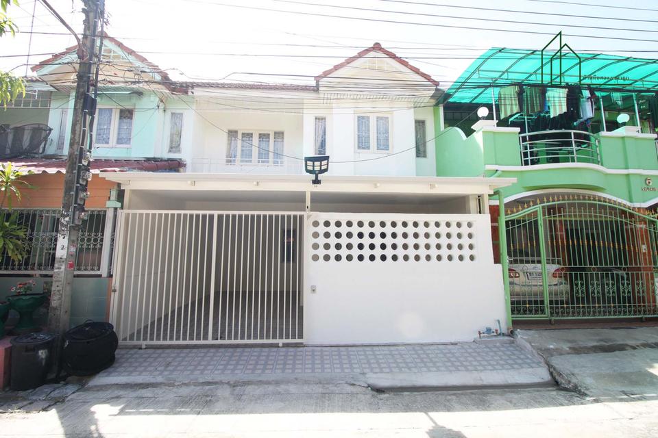 ทาวน์เฮ้าส์ 2 ชั้น หมู่บ้านพิศาล ท่าข้าม 28 บางขุนเทียน รีโนเวทใหม่  1