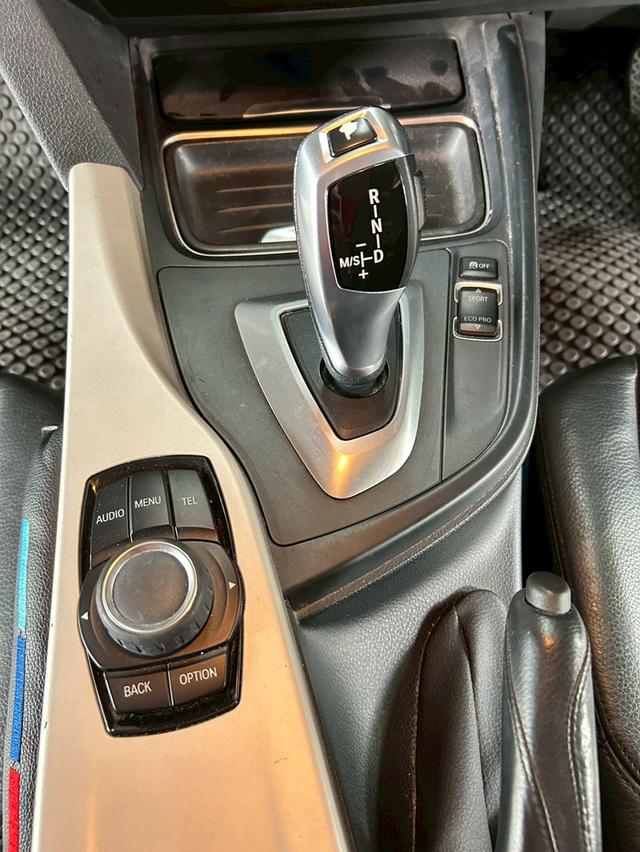 BMW 316i F30 Sedan AT ปี 2014 เบนซิน เกียร์ออโต้ 11
