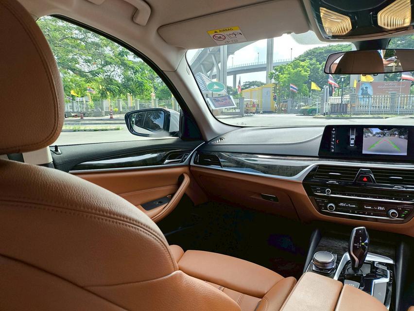 รถเข้าใหม่! BMW 520d Sport ปี 2017 (จด 2018) สีขาว 12