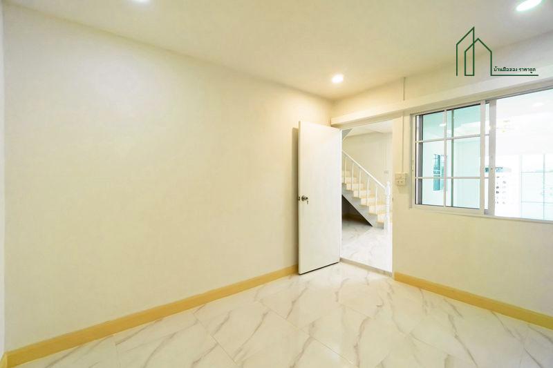 หมู่บ้านบัวทองธานี บางบัวทอง ตรงข้ามสมบัติบุรี ฟรีโอน 8