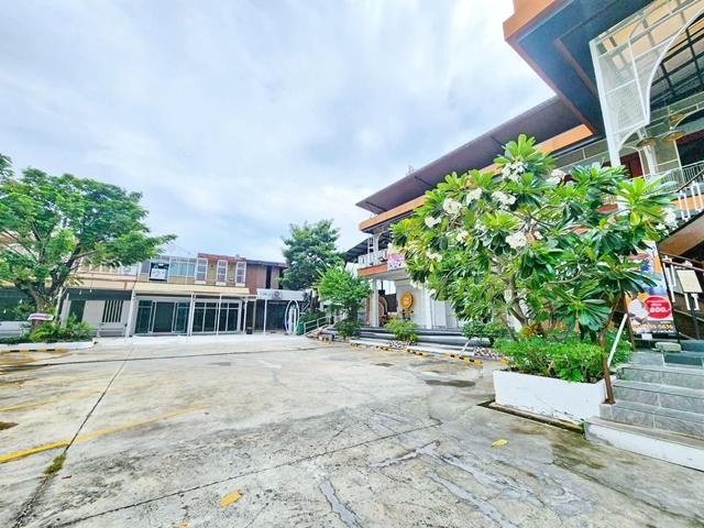 ในย่านทุ่งครุ ใจกลางชุมชนใหญ่ บิ๊กซี ประชาอุทิศ90 โชว์รูม หมู่บ้าน10,000 หลัง 50-100ตรม. 18,999 B-M ม.เทคโนโลยีพระจอมเกล 5