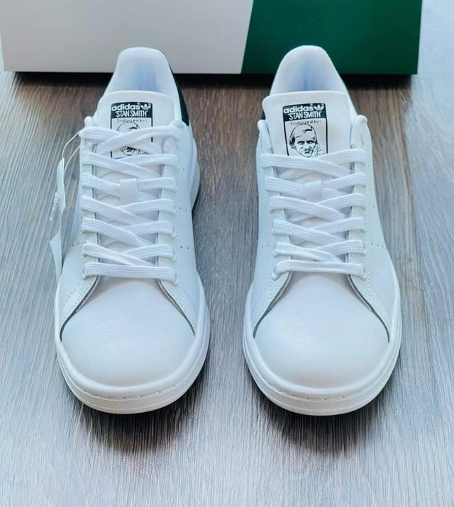 ขายรองเท้า Adidas ผ้าใบสีขาว 1