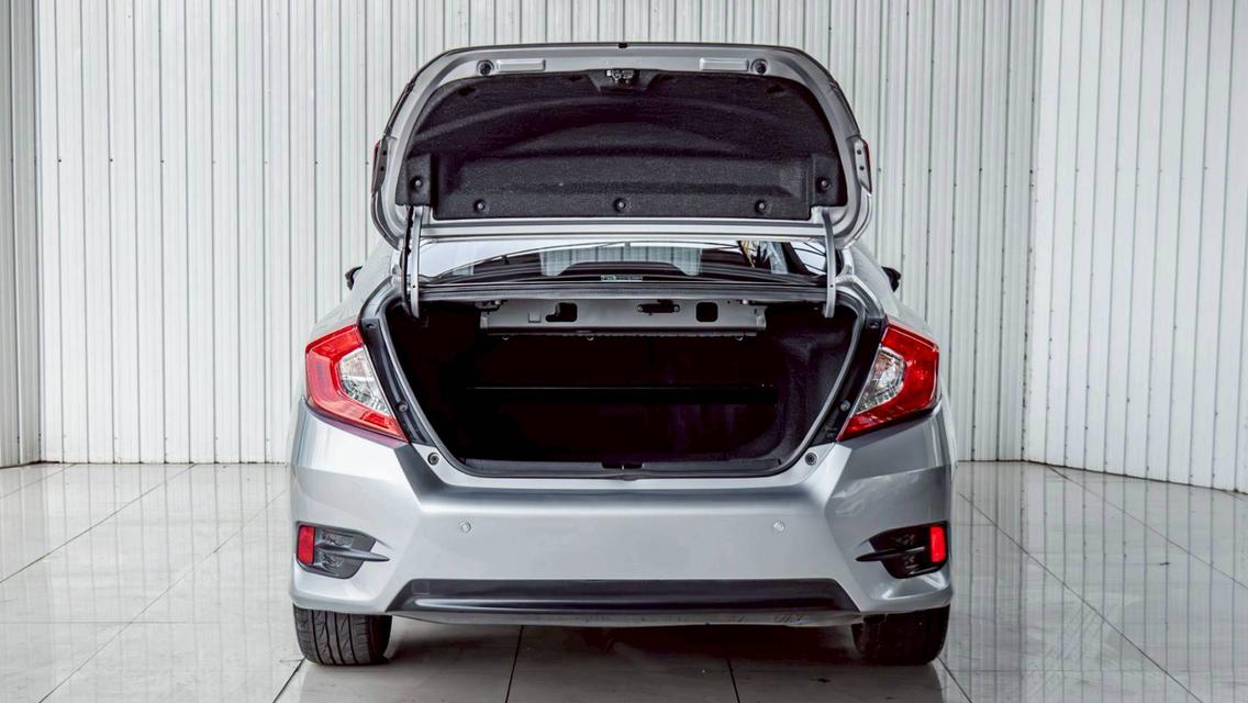 HONDA CIVIC 1.8 EL ปี 2017 สีเทา โฉม FC-FK ปี16-21 รูปที่ 6