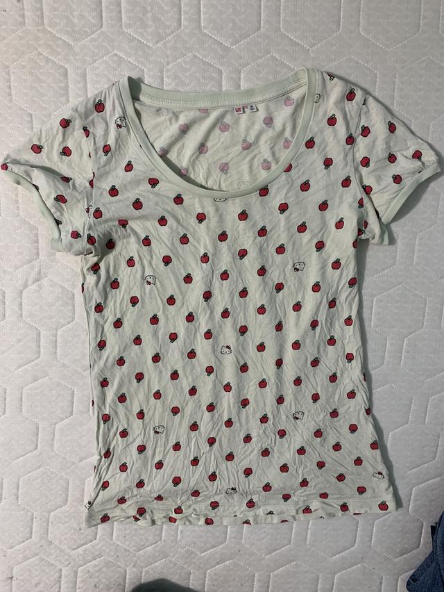 เสื้อ UNIQLO Hello kitty🍓