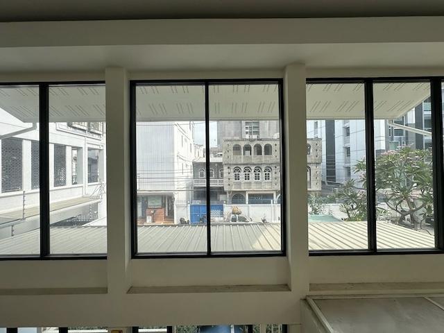 ให้เช่าอาคารพาณิชย์ 2 ชั้น 200 ตร.ม. ซอยเอกมัย 24 เหมาะทำธุรกิจ ใกล้ BTS เอกมัย 3