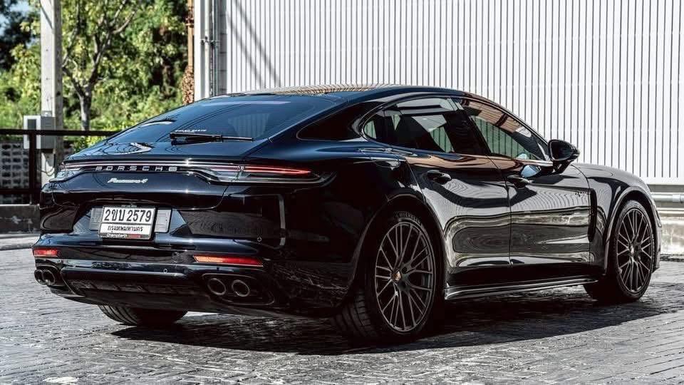 Porsche Panamera 4 E-Hybrid āļĢāļđāļāļĒāđāļāļĒāļāļĩāđ 2