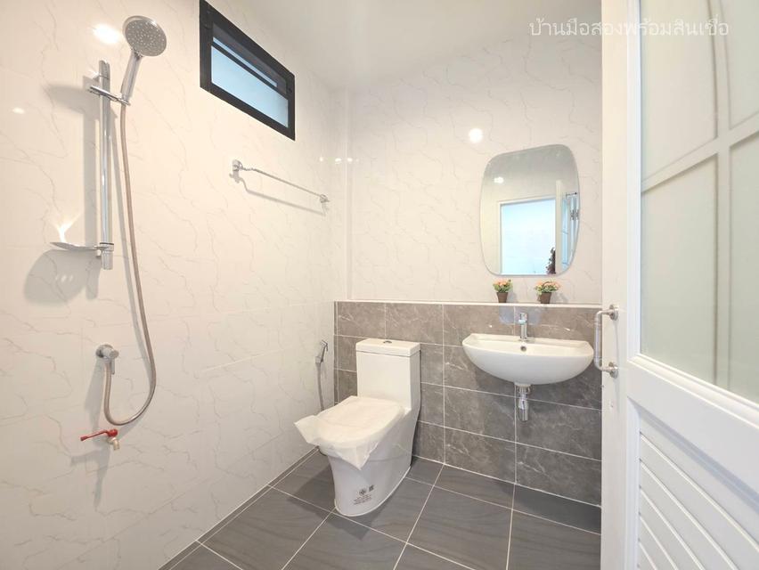 หมู่บ้านรุ่งนภา ร่มเกล้า 16 9