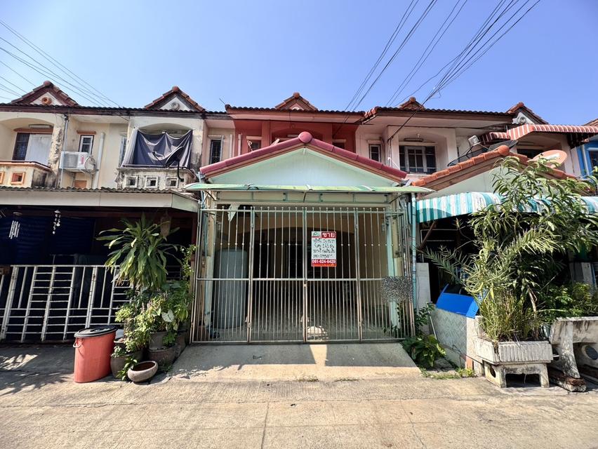 ขายทาวเฮ้าส์ ซอยหทัยราษฎร์39 **ราคาดีเพียง 1.55 ล้านบาท** หมู่บ้าน เค.ซี.รามอินทรา1 1635
