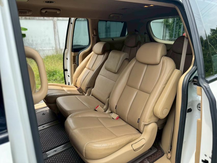 KIA CANIVAL Wagon 4dr EX 11st SA 6sp FWD 2.2DTi (CBU) Y2015  สีขาว ออโต้  10