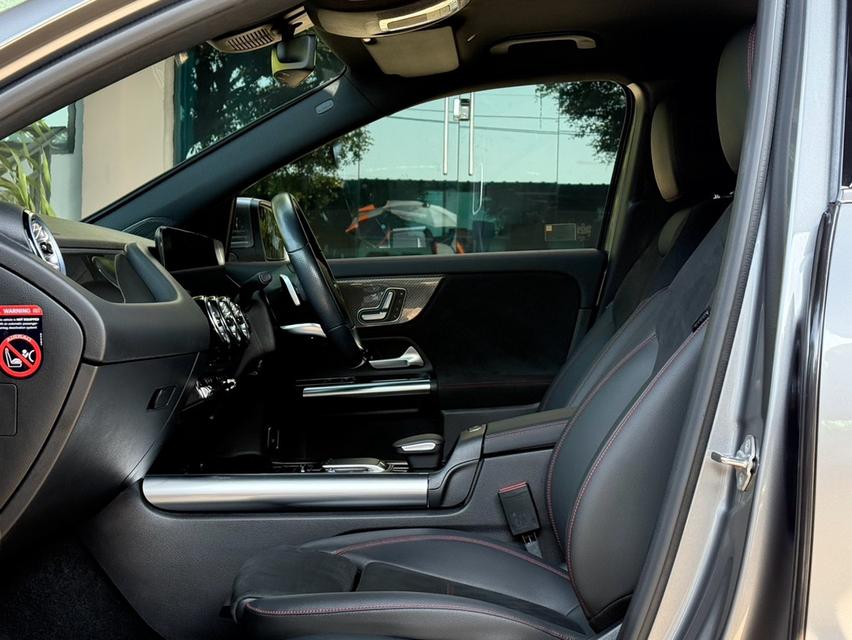 2023 BENZ GLA 200 AMG รถมือเดียว สภาพป้ายแดง รถวิ่งน้อยเพียง 30,000 กม รถไม่เคยมีอุบัติเหตุครับ 13