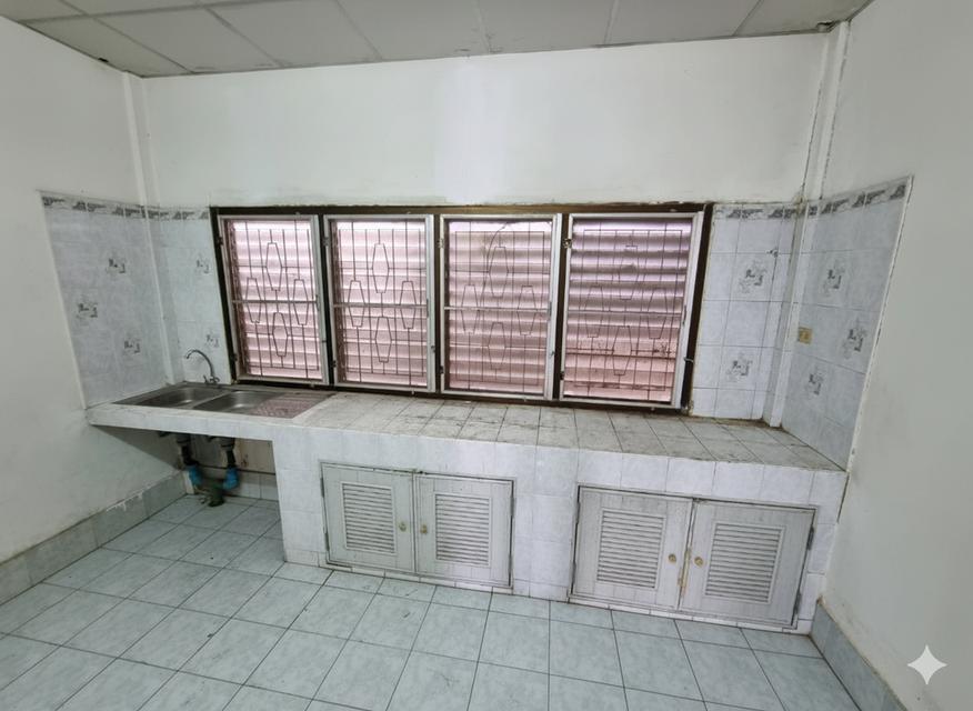 ให้เช่าทาวน์เฮ้าส์ 2 ชั้น ซ.บ้านแสงตะวัน ตำบลวัดไทร อ.เมืองนครสวรรค์ 8