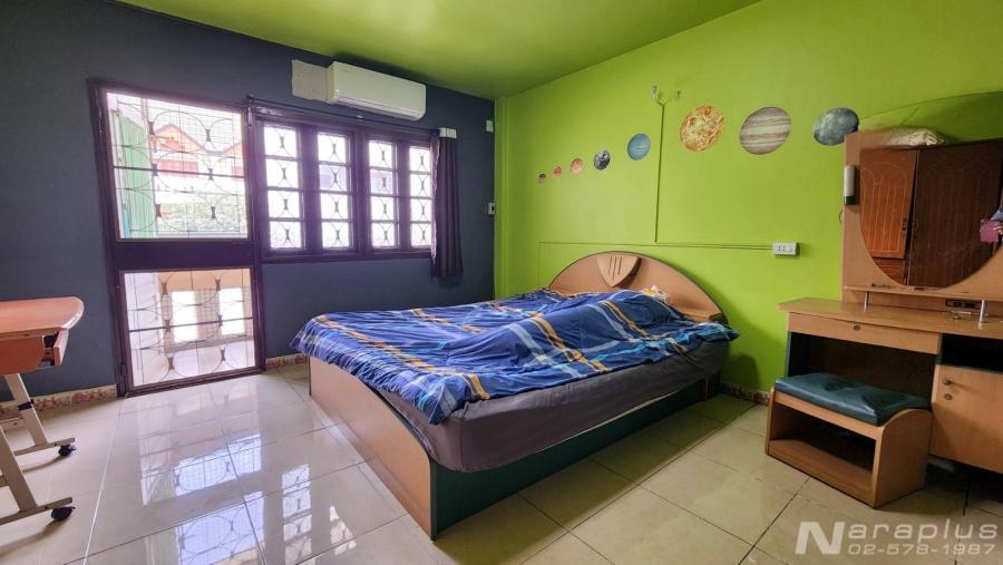 Listing No. 68040558 : ทาวน์โฮม 3 ชั้น เล่นระดับ 4 ห้องนอน บนที่ดินขนาด 26 ตร.ว. หมู่บ้านมโนรมย์ 4 เลี่ยบคลองสอง คลองสามวา กรุงเทพฯ 13