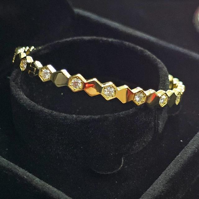 จิวเเละต่างหูเพชร สำหรับคุณผู้ หญิงใส่ออกงาน ใส่ได้ในหลายๆโอกาศ
