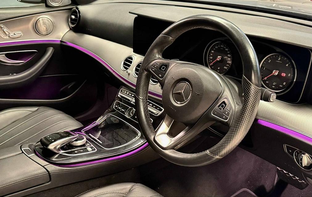 Mercedes-Benz E220d Avantgarde W213 ปี 2017