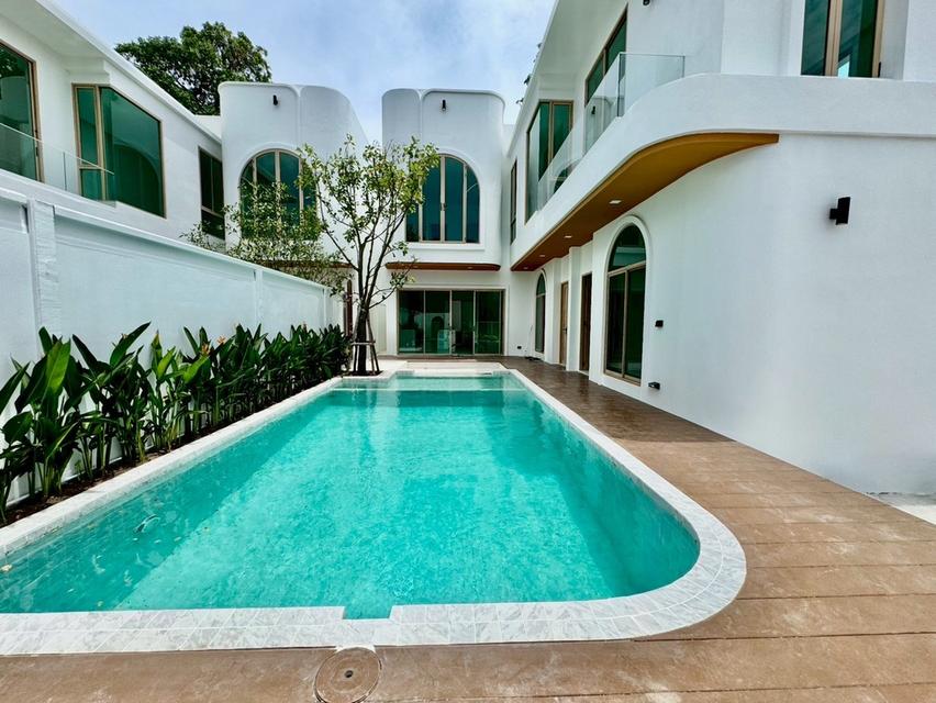 Brand New Pool Villa Pattaya For Sale