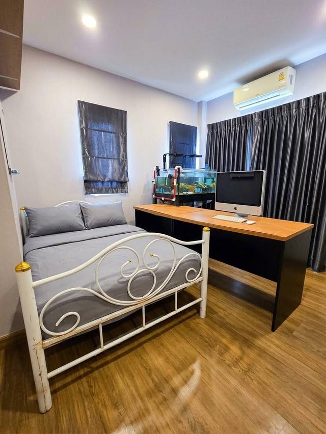ขายบ้านเดี่ยว(หลังมุม)มบ.เดอะเซนโทร วัชรพล ราคาพิเศษ ติดถนนสุขาภิบาล 5  เดินทางสะดสก เป็นโครงการที่น้ำไม่เคยท่วม 17