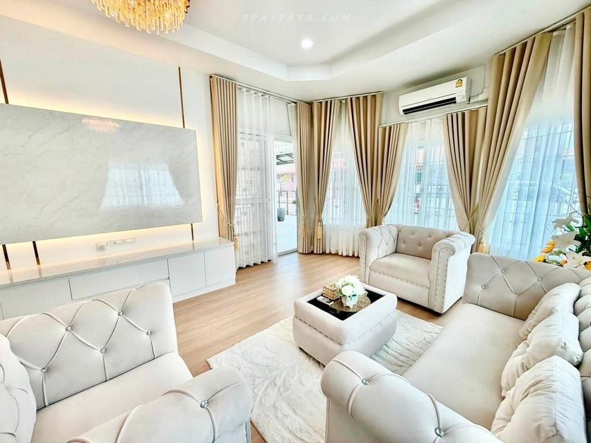 Brand-new modern pool villa for rent or sale near Mabprachan Lake, located on Soi Nern Plub Wan with convenient access to Siam Country Club Road. 3