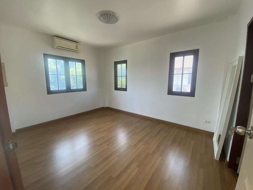 บ้านเดี่ยว ในหมู่บ้านลิฟวิ่งนาราคลอง4 ธัญบุรี 11