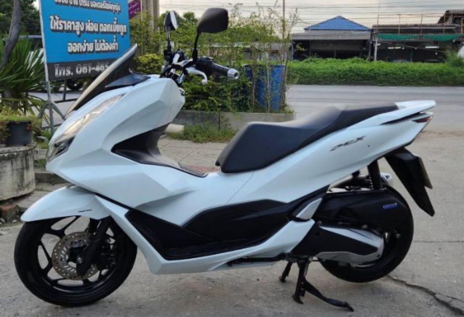 Honda PCX160 สีขาว