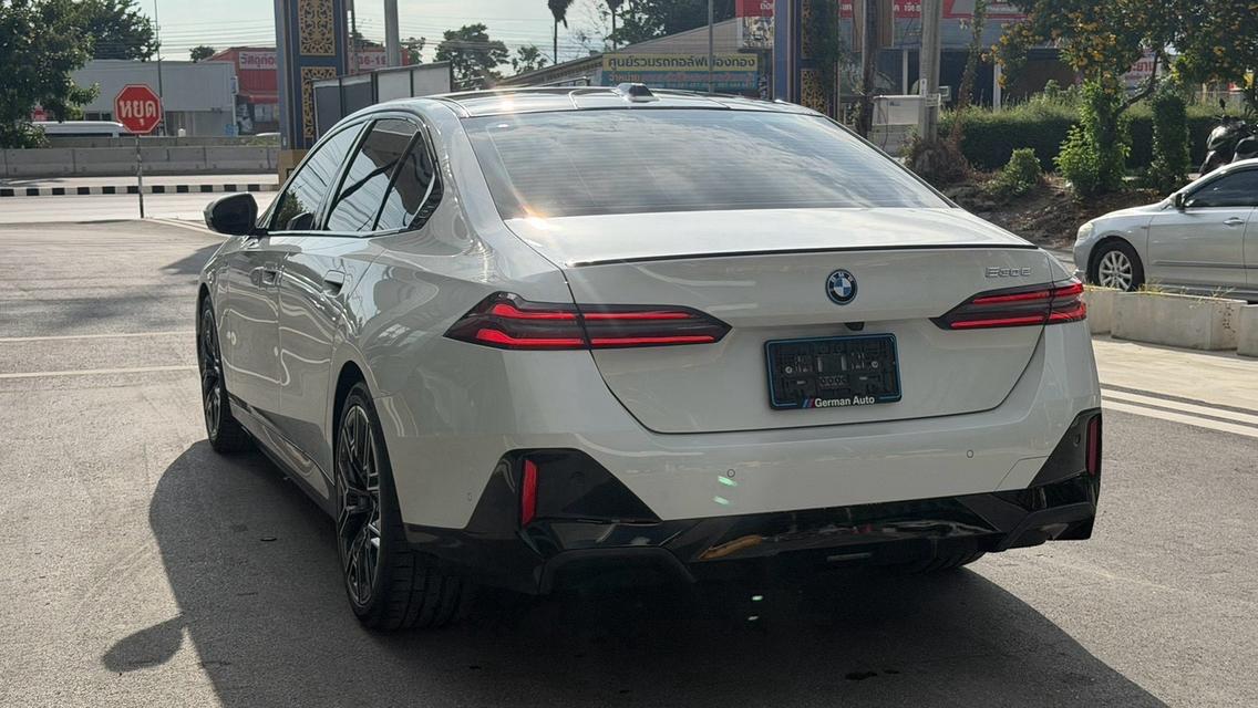 (แจ้งรหัสรถ KPV53) 2024 BMW 530e M SPORT PRO G60 รูปที่ 9