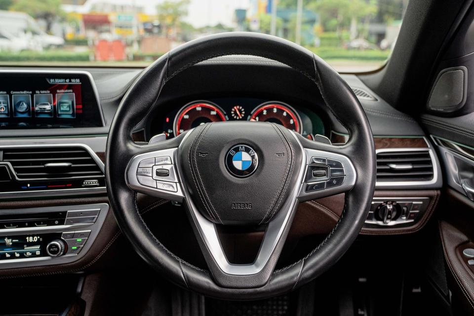 BMW 740Li Pure Excellence รหัส G12 ปี 2016 📌𝟕𝟒𝟎𝐋𝐢 𝐏𝐮𝐫𝐞 𝐄𝐱𝐜𝐞𝐥𝐥𝐞𝐧𝐜𝐞 เข้าใหม่! ราคาดีที่สุด ออกป้ายแดง 7 ล้านบาท 4