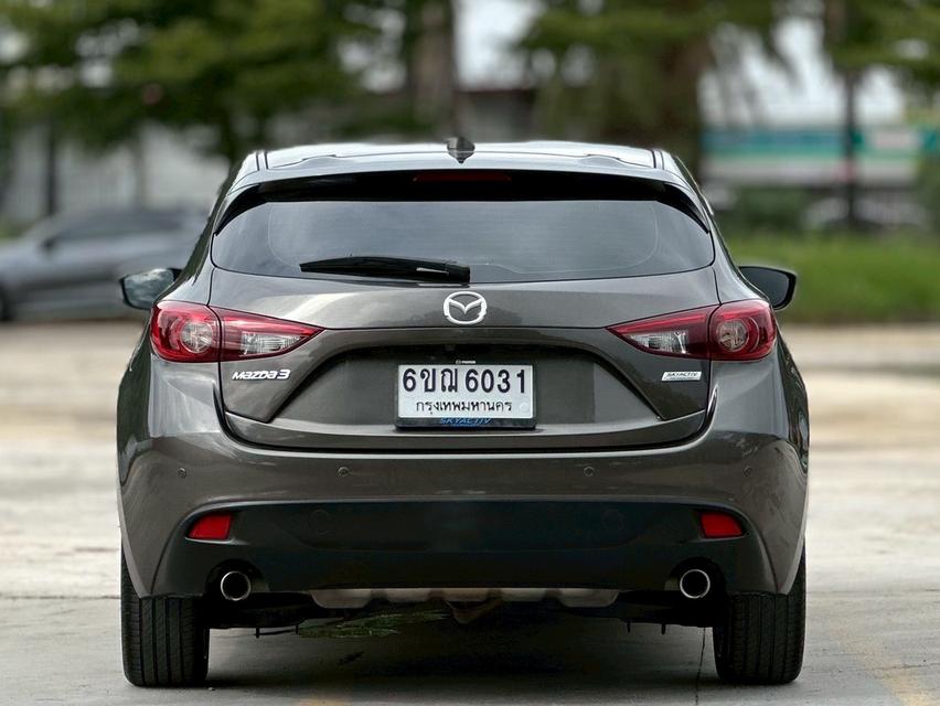 รหัสรถ PAT6031 Mazda 3 2.0 S Sport Hatchback สีเทาดำ ปี 2017