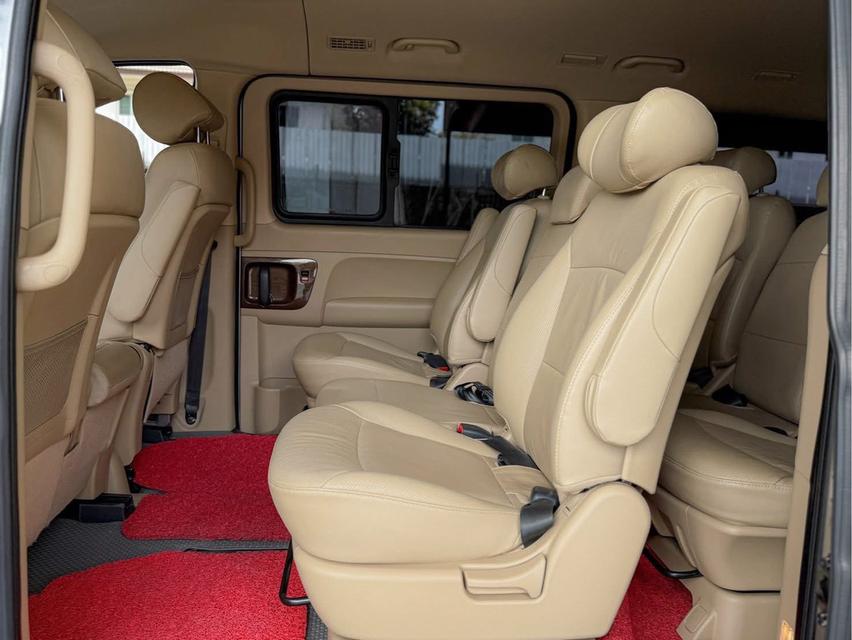 ปี 2018 HYUNDAI H1, DELUXE โฉม ปี18-ปัจจุบันสีเทา เกียร์ออโต้ เครื่องดีเซล มือเดียวป้ายแดง 11