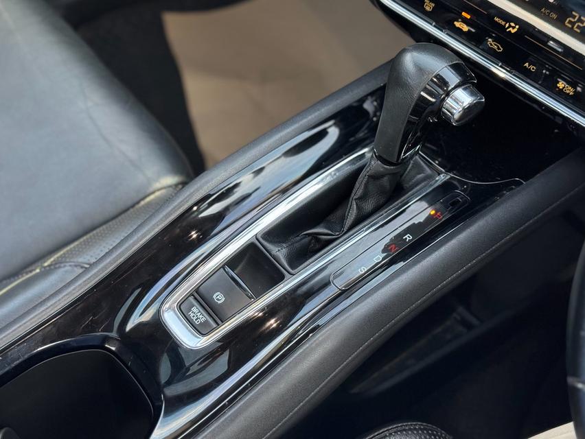 HONDA HRV 1.8 EL SUNROOF ปี 16. สีขาว ออโต้  สวยหรูสปอร์ตน่าขับมากๆ  12