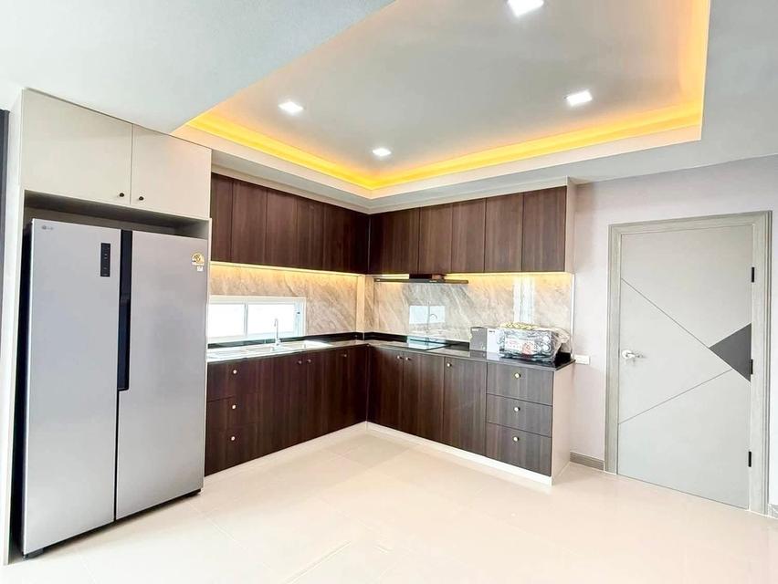 2 storry Luxury Pool villa for sale and rent 9