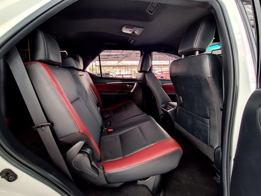 FORTUNER LEGENDER 2.4 V 4WD ปี 2021 ✅ ฟรีค่าจัด-ค่าโอน ✅ ฟรีประกันภัย ✅ ฟรี พรบ 12