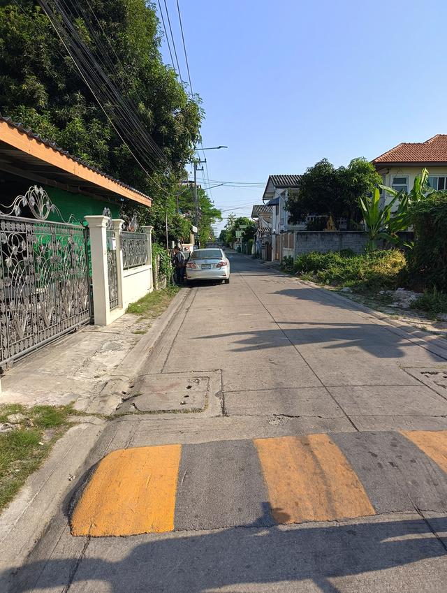 ขายที่ดิน 50 ตรว. ซอยรังสิต - นครนายก 59(เป๋าตุงกุ้งย่าง) เข้าซอยเพียง 800 เมตร ทำเลดีอยู่ในเขตชุมชน ที่สี่เหลี่ยม10x20เมตร เหมาะสร้างบ้านพักอาศัย 7