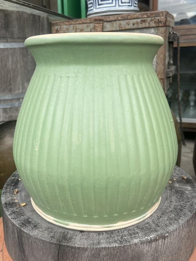 โถพลูเขียวไข่กา ลายมะเฟือง ใบใหญ่ โถใบชะพลูโบราณ