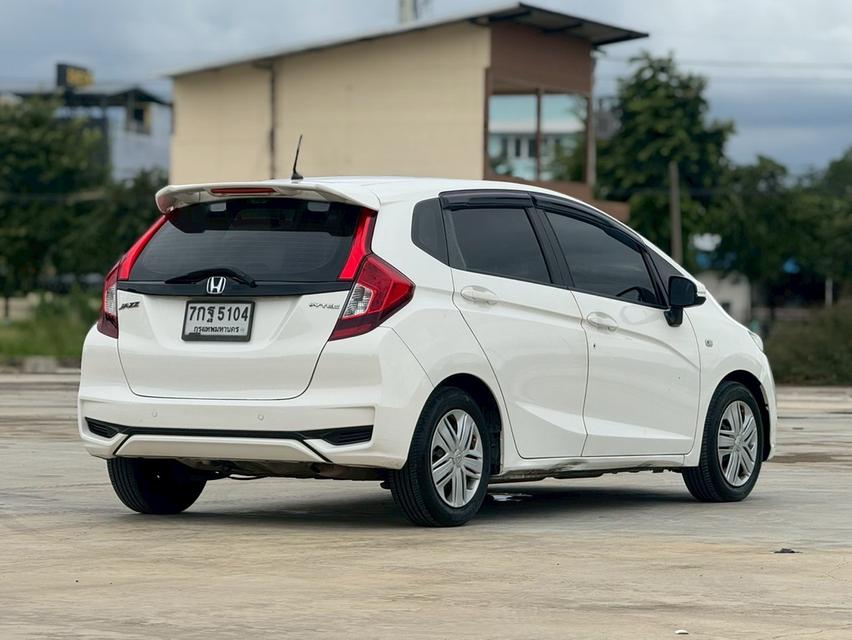 HONDA  JAZZ GK 1.5 S (MNC) Y2018 สีขาว ออโต้  2