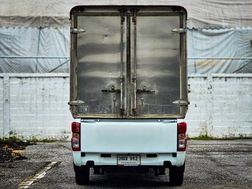 Isuzu 6