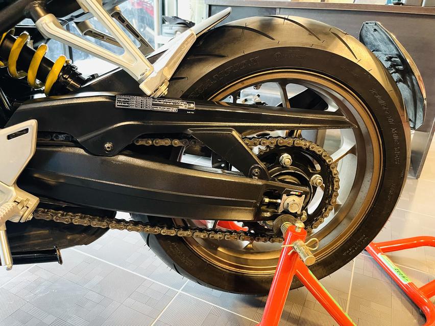 ขายด่วนมือเดียวCb650r/2020 รูปที่ 14