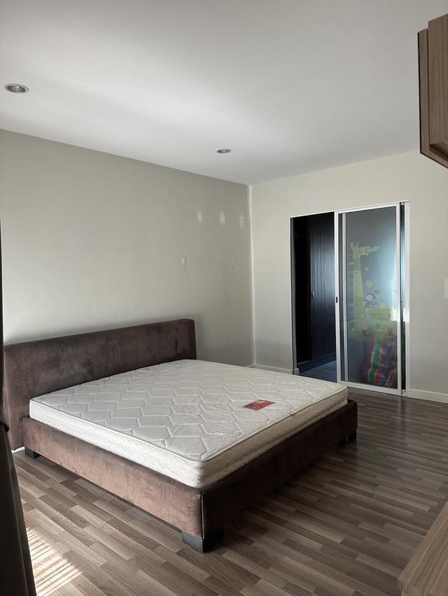 ขายทาว์นโฮม 3 ชั้น พร้อมอยู่ บิ้วอินทั้งหลัง  ทำเลดีมาก ใกล้รถไฟฟ้าสีชมพู สถานีบางชัน 10