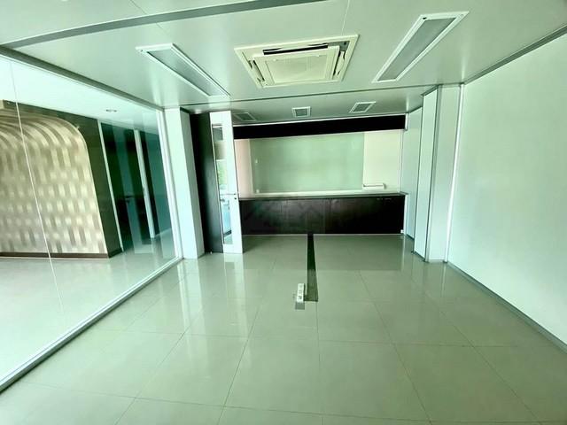 ให้เช่าโกดัง พร้อมออฟฟิตสำนักงาน 1280 ตรม. ย่านกิ่งแก้ว บางพลี สมุทรปราการ