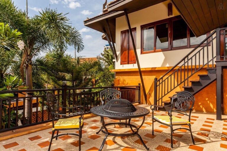 พูลวิลล่า หมู่บ้านดาราวดี 8