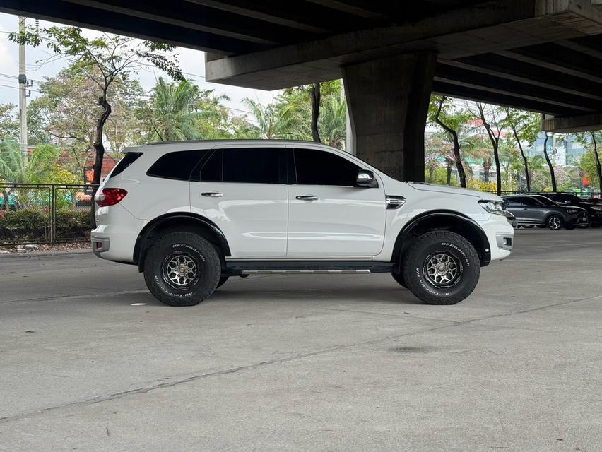 ขายรถ Ford Everest 2.0 Turbo Titanium Plus ปี 2020 สีขาว เกียร์ออโต้ 8