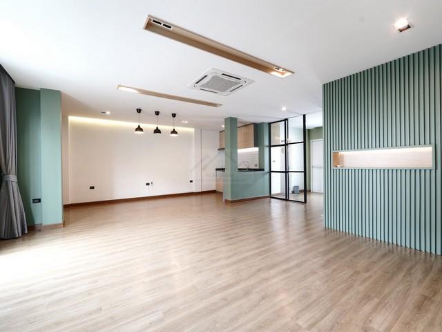 ขายโฮมออฟฟิศสไตล์โมเดิร์น 4ชั้น DISTRICT ดิสทริค เอกมัย-รามอินทรา (รามอินทรา 40) ชุดเฟอร์ ระบบแอร์, ระบบ LAN และ Wi-Fi พ 8