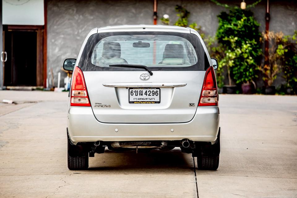Toyota INNOVA 2.0V AT ปี 2007 สีเทา  7