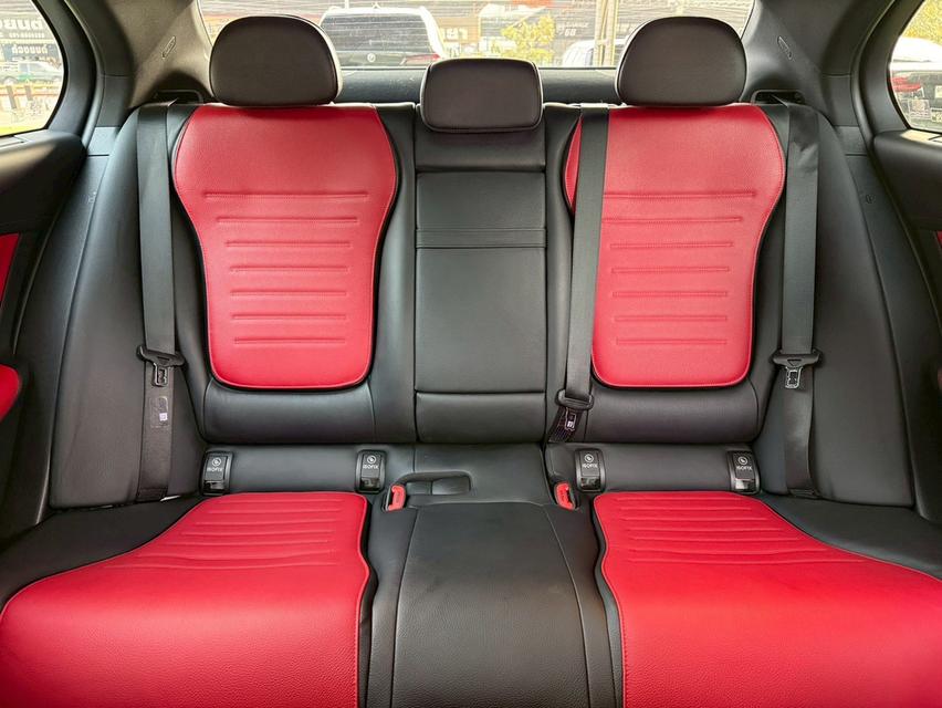 Mercedes-Benz C350e AMG Dynamic (หลังคาพาโนรามิคซันรูฟ) ปี 2022  สีขาว+เบาะแดงรถบ้านมือเดียว สวยกริ๊บ รูปที่ 16