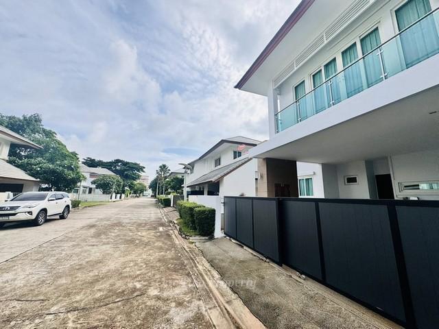 ขายพูลวิลล่าติดทะเล หมู่บ้าน ซีบรีซ วิลล่า พัทยา แยกกระทิงลาย 3