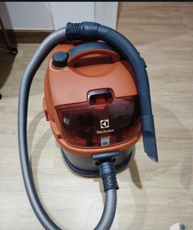 ELECTROLUX Z931 เป็นเครื่องดูดฝุ่นอเนกประสงค์ 3-in-1 (ดูดแห้ง/ดูดน้ำ/เป่าลม)
