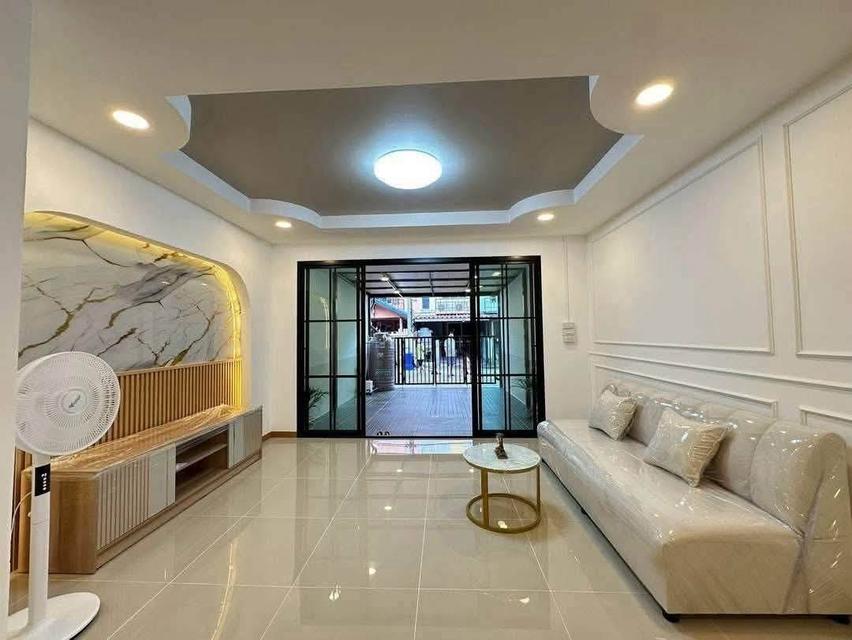 🔥 ทาวน์เฮ้าส์ 2 ห้องนอน บางบัวทอง ราคาเพียง 1.55 ล้าน พร้อมเฟอร์!🏡 หมู่บ้านสิรารมย์ ถนนบ้านกล้วย–ไทรน้อย เนื้อที่ 16 ตร.ว. 4