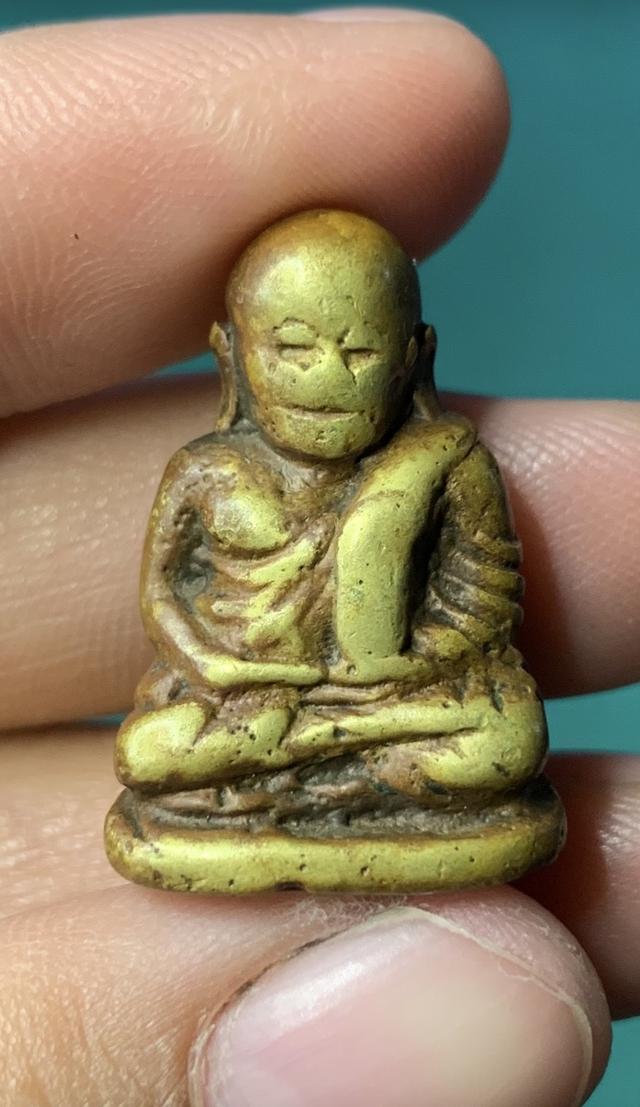 รูปหล่อหลวงพ่อเงินไม่รู้พิมพ์